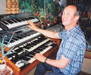 Pius_mit_Orgel